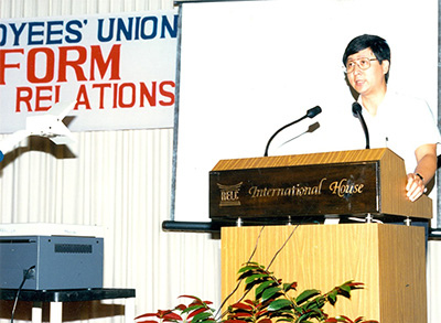 NTUC Deputy Secretary-General Lim Boon Heng, speaking at Singapore Insurance Employees’ Union Seminar towards a Flexible Wage System in 1987.